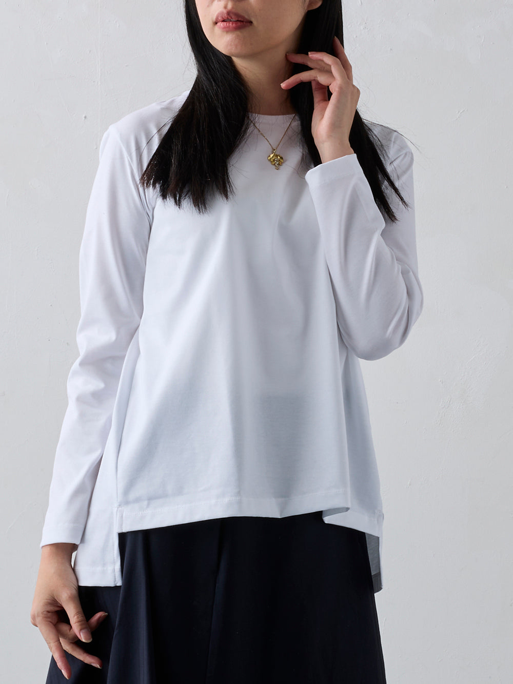 カリテ バックギャザーカットソー  ホワイト 完売色 バックギャザー長袖T – TORIHS WHITE GALLERY