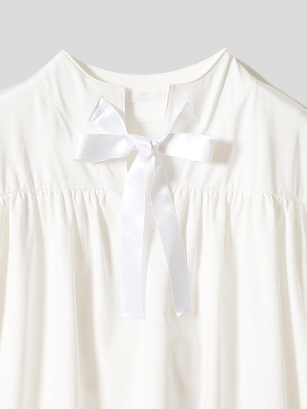 スリットネック リボンプルオーバー 接触冷感T