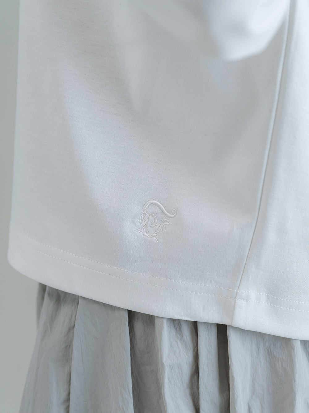 スリットネック リボンプルオーバー 接触冷感T