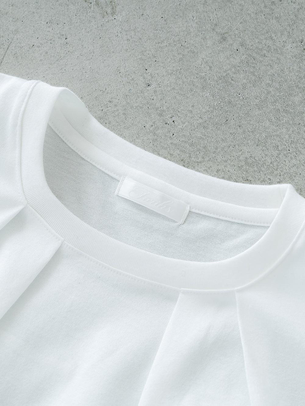 バックギャザーT