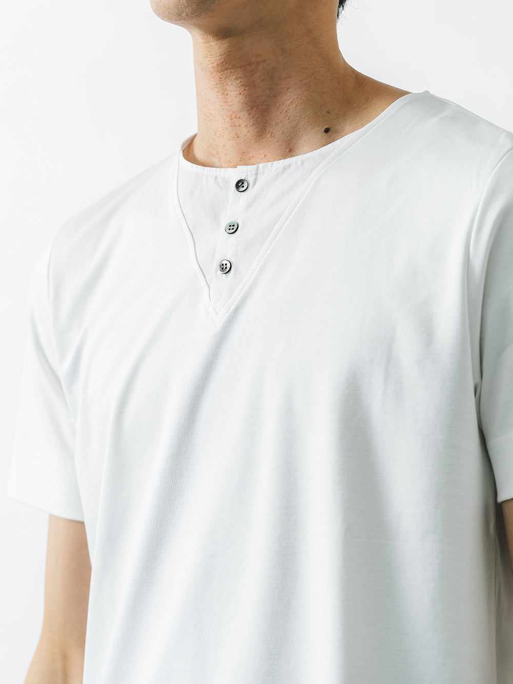 スビンプラチナムT／スリムフィット／ヘンリーネック