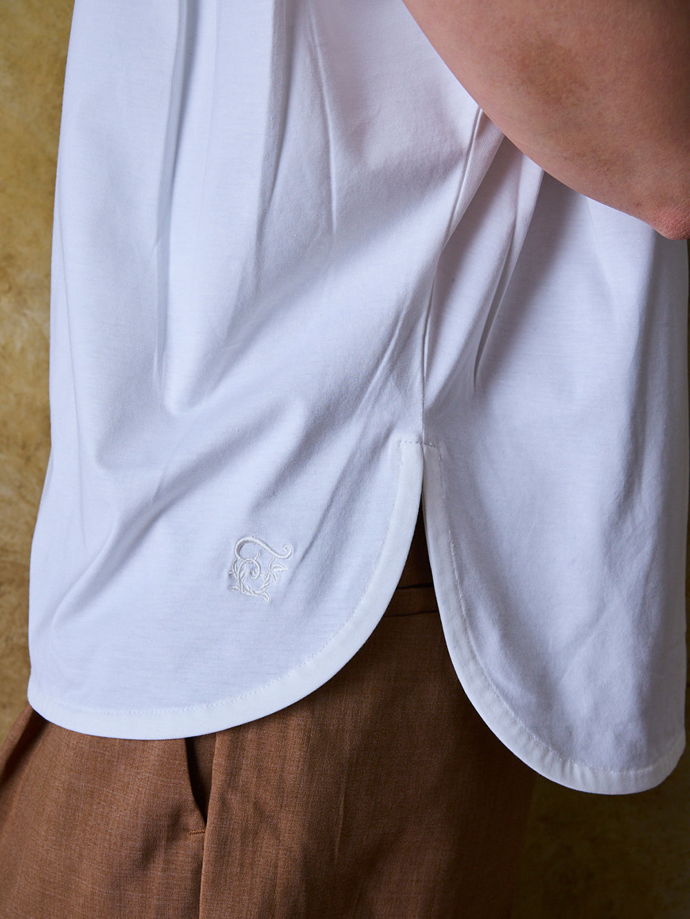 ヨークプリーツT