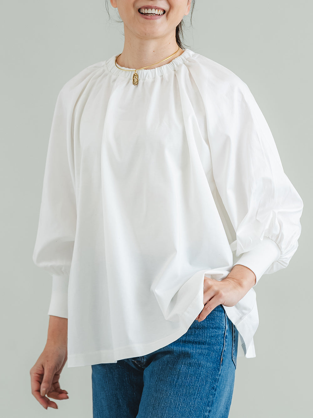 ギャザーネック プルオーバーT – TORIHS WHITE GALLERY